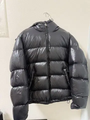 블랙 후드 부착 다운 자켓 ZARA
