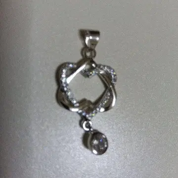 하트형 실버 펜던트 탑