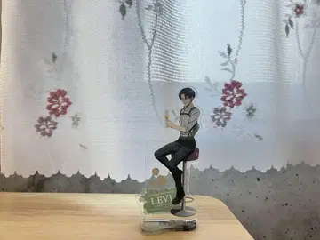 진격의 거인 트리 빌리지 리바이 아크릴 스탠드