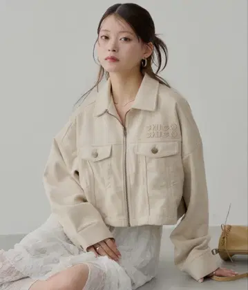 chico 가슴 로고 숏 기장 스웨이드 지퍼 블루종 아이보리