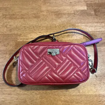 MICHEAL KORS 빨간색 퀼팅 숄더백