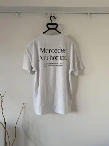 Mercedes Anchor inc. 메르세데스 앵커 잉크 T셔츠 화이트