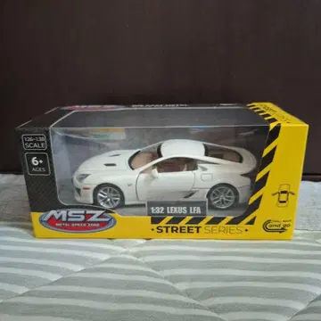 1:32 Lexus LFA 다이캐스트 미니카