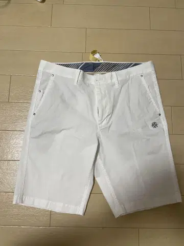 SANDREWS 화이트 숏팬츠 L 사이즈
