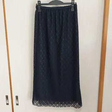 어반 리서치 새상품 미사용 네이비 레이스 타이트 스커트
