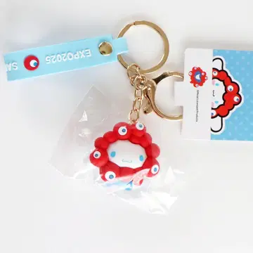오사카 간사이 엑스포 공식 굿즈 산리오 미야쿠미야쿠 키링 시나몬 롤