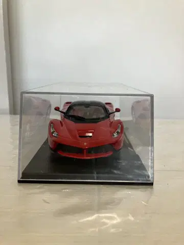 LaFerrari 2013 빨간색 1/43 스케일 케이스 포함