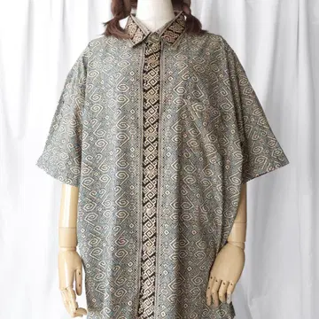 used XL KerisFashion 올 패턴 반팔 바틱 셔츠 구제 의류
