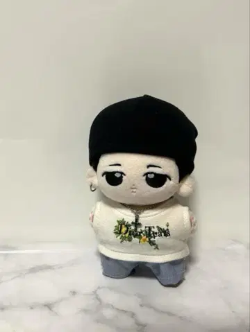 BTS 지민 10cm 인형 티셔츠 & 팬츠 & 크로스 펜던트 3종 세트