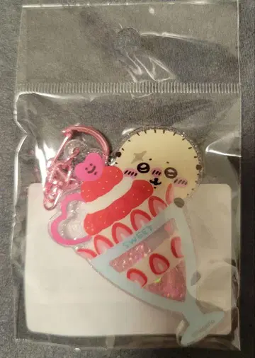 치이카와 (먼작귀) 랏코의 샤카샤카 키링 딸기 파르페
