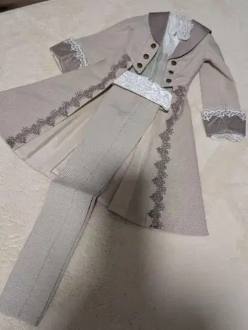 SD17 보크스 슈크르 쇼콜라 아웃핏