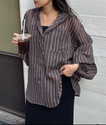 차오패닉 티피 후드 부착 시어 셔츠