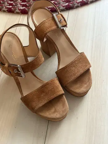 Gianvito Rossi 샌들 35