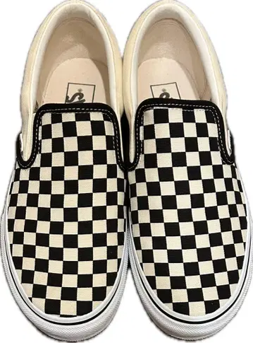신품에 가까운 중고 vans 체커 슬립온