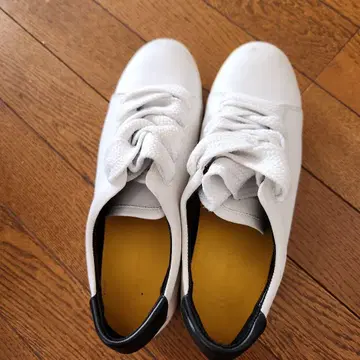 ZARA 화이트 스니커즈 합성 피혁 레이스업