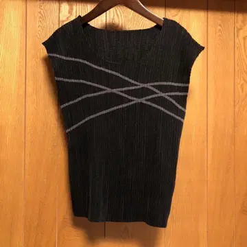 evercube 플리츠 티셔츠