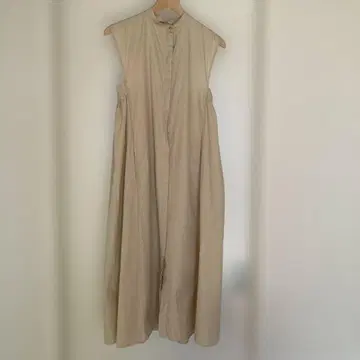 ZARA 미디 볼륨 원피스