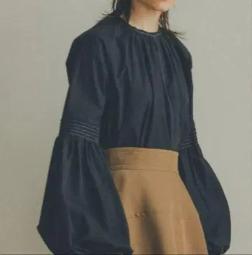 clane SHIRRING PUFF SLEEVE TOPS