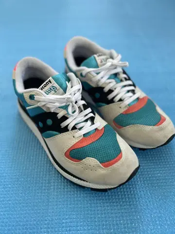 saucony 써코니 AZURA ST 스니커즈 사이즈 27.0