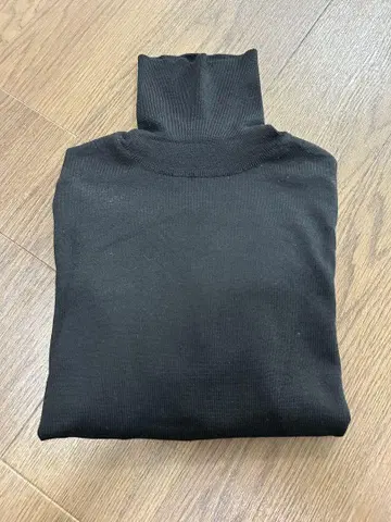 새상품급 모르가노 터틀넥