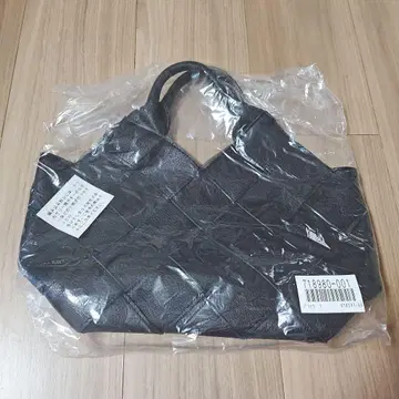 미사용 새상품 벨루나 블랙 뜨개질 디자인 토트백