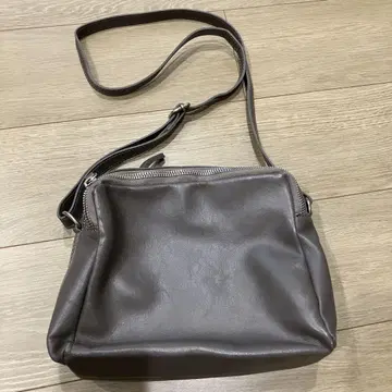 그레이 가죽 숄더백