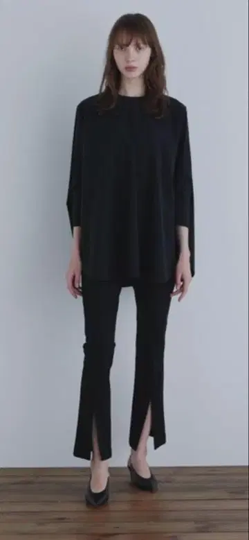하이 스트레치 프론트 슬릿 팬츠 LE PHIL