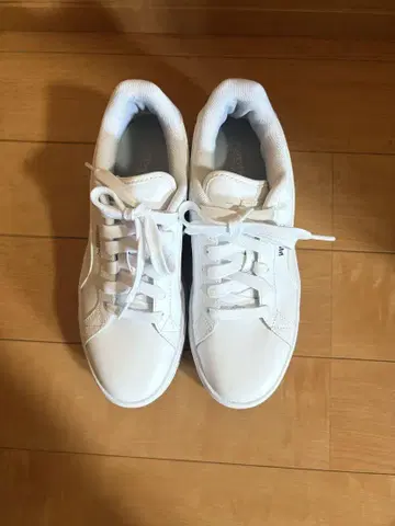PUMA 스니커즈