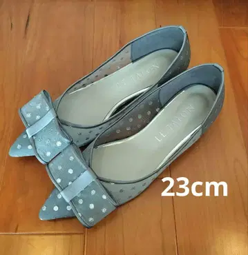 새상품급 LE TALON 포인티드 튤 리본 그레이 23.0cm