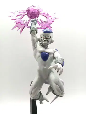 프리저 Gmateria 피규어