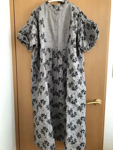 tsuharu 린넨 과일 패턴 총 자수 원피스 그레이