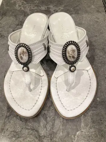 긴자 카네마츠, 샌들