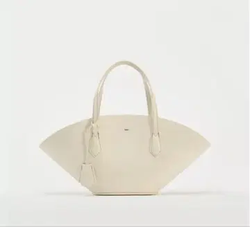 새상품 미사용 ZARA 아이보리 토트백
