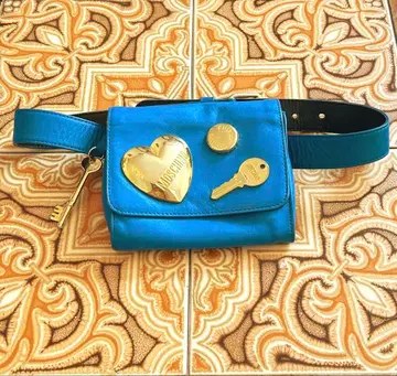 [레어!] 빈티지 레트로 모스키노 열쇠 참 포함 하트 미니 파우치