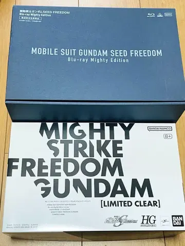 HG SEED FREEDOM 마이티 스트라이크 프리덤 리미티드 클리어