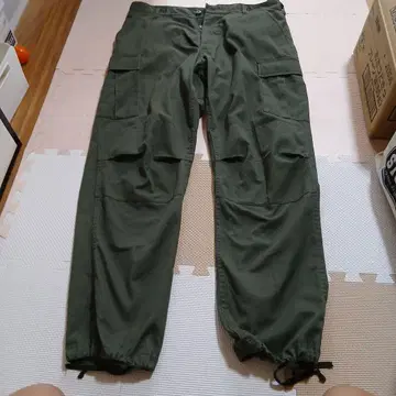 로스코 카고 팬츠 올리브 그린 드로 코드 포함