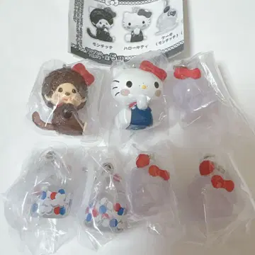몽치치 x 헬로키티 메지루시 액세서리 몽치치 키티 컴플리트