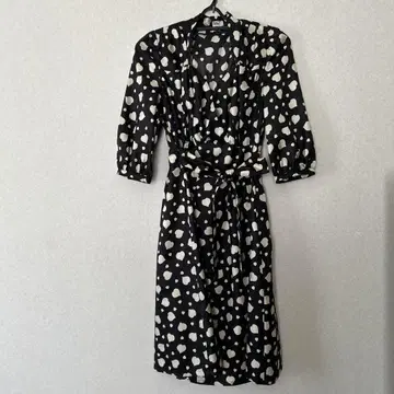 하트 무늬 원피스 블랙과 화이트