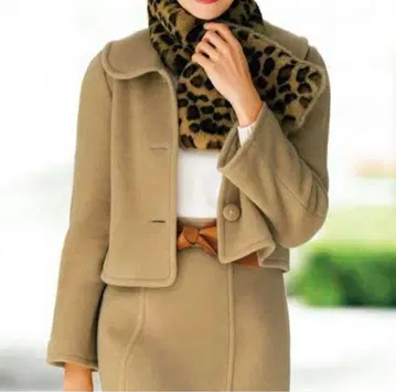 새상품급 엠즈 그레이시 울 둥근 카라 숏코트 버튼 비쥬