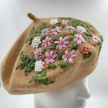 꽃무늬 손자수 베이지 베레모