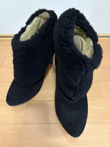 블랙 스웨이드 퍼 부티