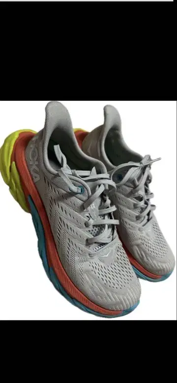 호카오네오네 HOKA CLIFTON 10 그레이/라임 한정판
