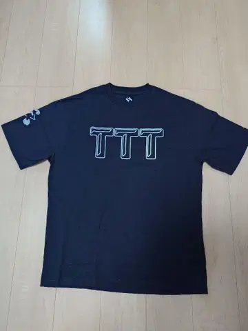 새상품급 TTT 로고 T셔츠 XL 도버 스트릿 마켓 긴자 구매