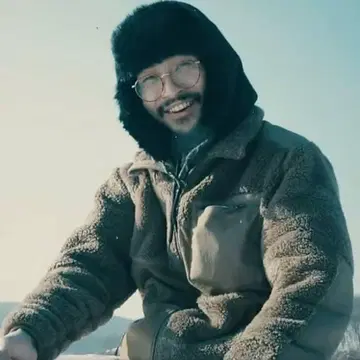 츠네타 다이키 착용 UNIQLO x 엔지니어드 가먼츠 콜라보 플리스