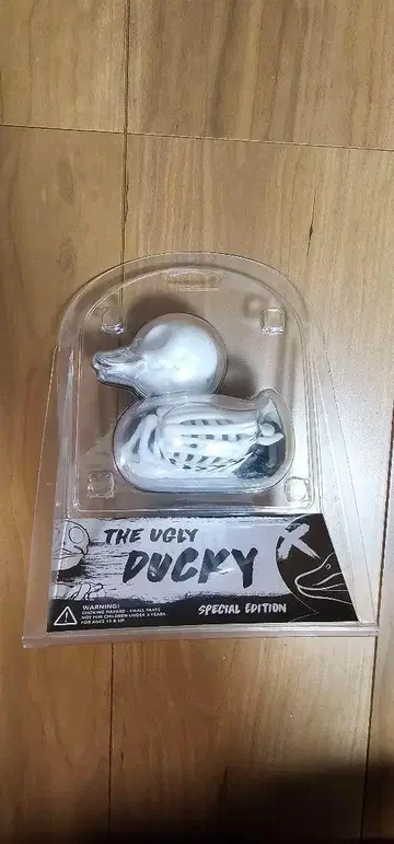 THE UGLY DUCKY SPECIAL EDITION 새상품
