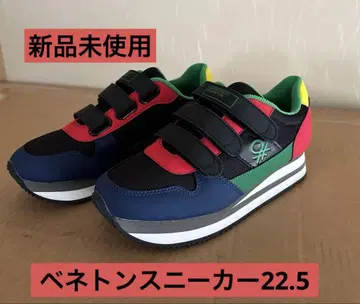새상품 베네통 스니커즈 22.5cm