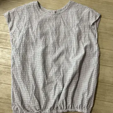 비어즐리 버튼 반팔 상의