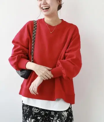 저널 스탠다드 레리움 빨간색 크루넥 긴팔 맨투맨