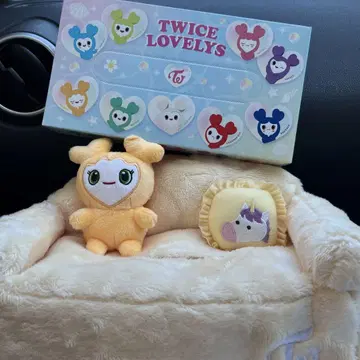 TWICE LOVERYS 티슈 커버 지효 GiGO 티슈 포함