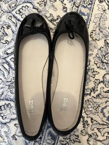 블랙 발레 슈즈 리본 포함 라테나체